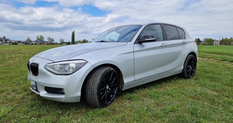 BMW Seria 1 cena 38500 przebieg: 226000, rok produkcji 2013 z Września małe 137